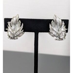 Vintage Tara Silver Tone Leaf Clip On Earrings Mid Century Textured